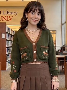 Cropped Embroidered V-Neck Cardigan Sweater - Olive Green XL